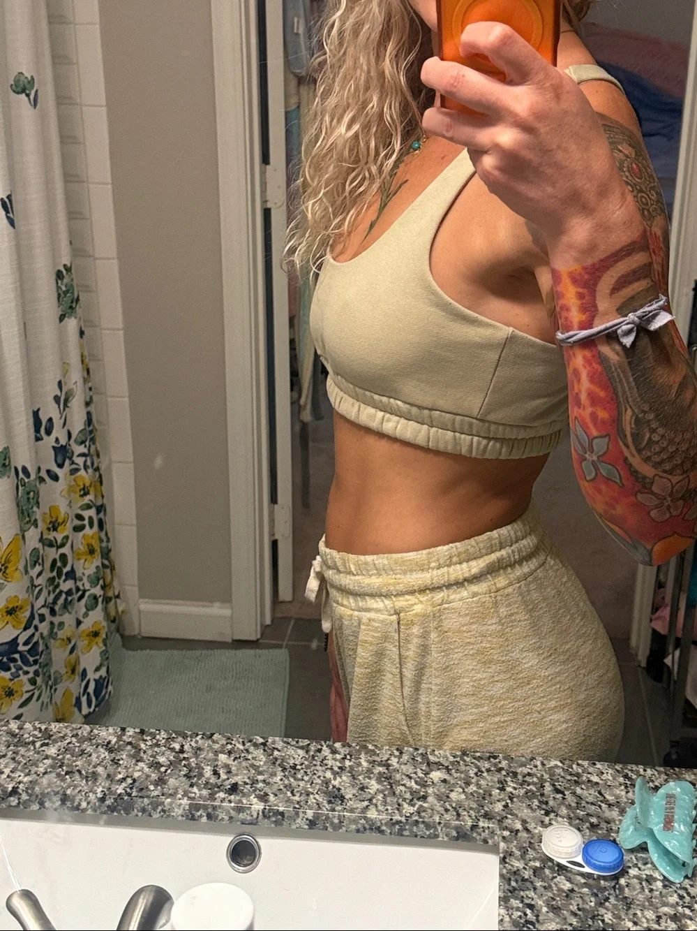 ALO Yoga NWT Scoop Neck Sweatshirt Sports Bra California Sand Size M